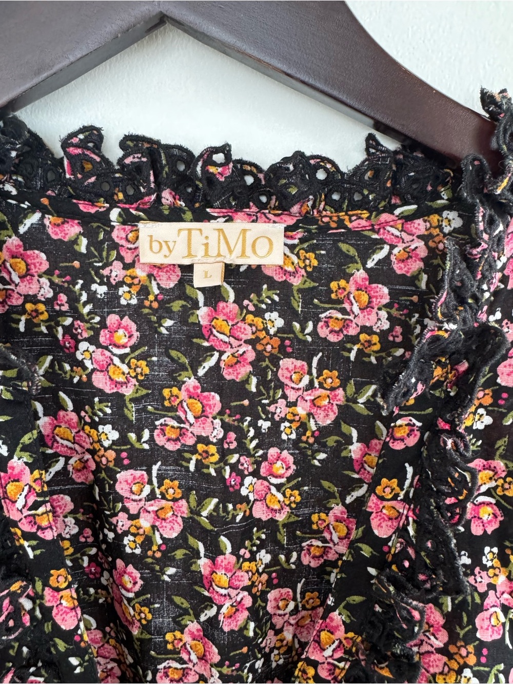 Love By Timo Black Floral V-Neck Ruffle Sleeve Blouse Gorgeous Detail - Picture 2 of 3